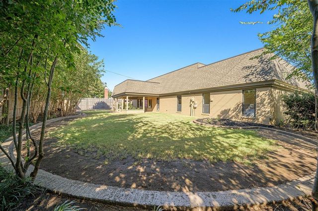 2900 Drakestone Avenue, Oklahoma City, OK 73120