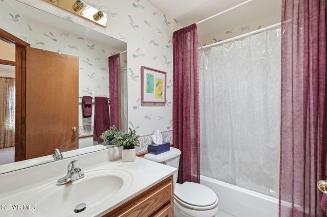 1904 SUN TIDE Drive, El Paso, TX 79938