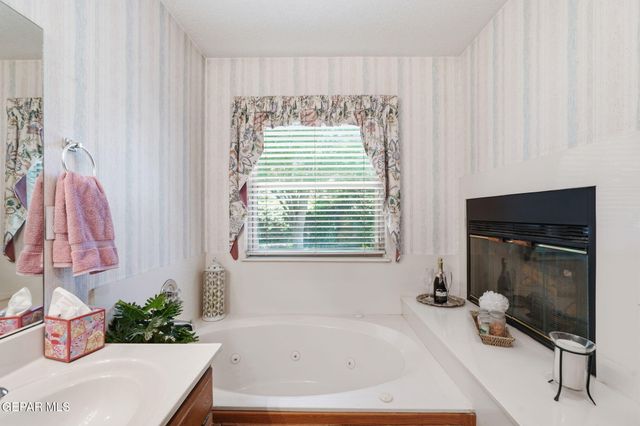 1904 SUN TIDE Drive, El Paso, TX 79938