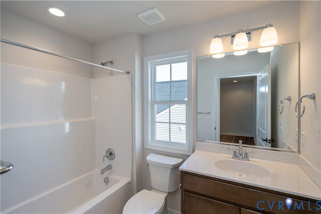 11219 Sparwood Rd, Chester, VA 23831