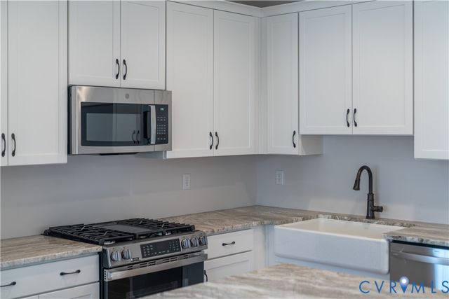 11219 Sparwood Rd, Chester, VA 23831