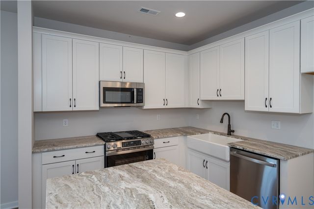 11219 Sparwood Rd, Chester, VA 23831