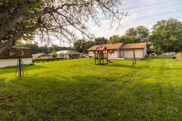 303 Hough Drive, Machesney Park, IL 61115