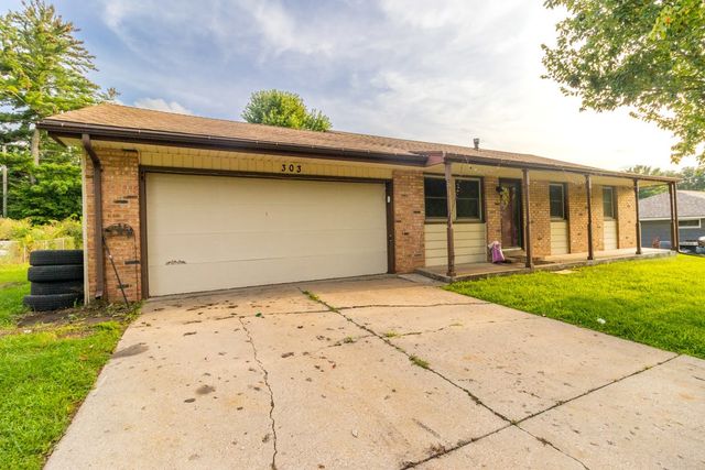 303 Hough Drive, Machesney Park, IL 61115