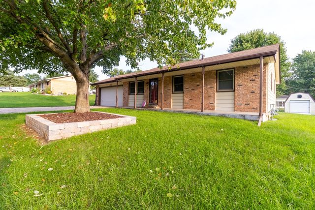 303 Hough Drive, Machesney Park, IL 61115