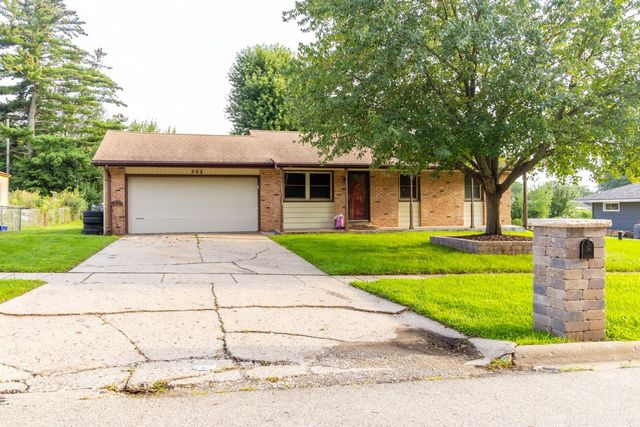303 Hough Drive, Machesney Park, IL 61115