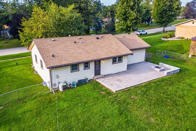 303 Hough Drive, Machesney Park, IL 61115