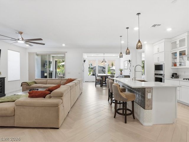 22 Sun Lily Lane, Henderson, NV 89011