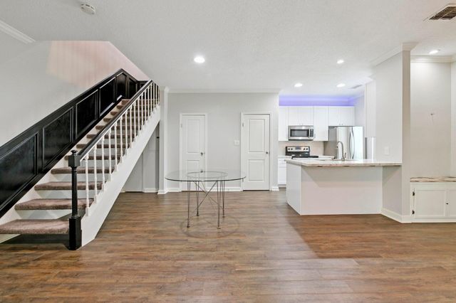 7575 Cambridge Street 301, Houston, TX 77054