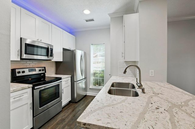 7575 Cambridge Street 301, Houston, TX 77054