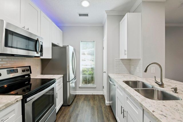 7575 Cambridge Street 301, Houston, TX 77054