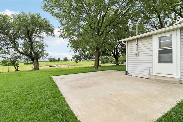 307 E 1100 Road, Baldwin City, KS 66006