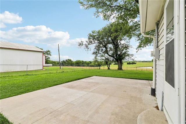 307 E 1100 Road, Baldwin City, KS 66006