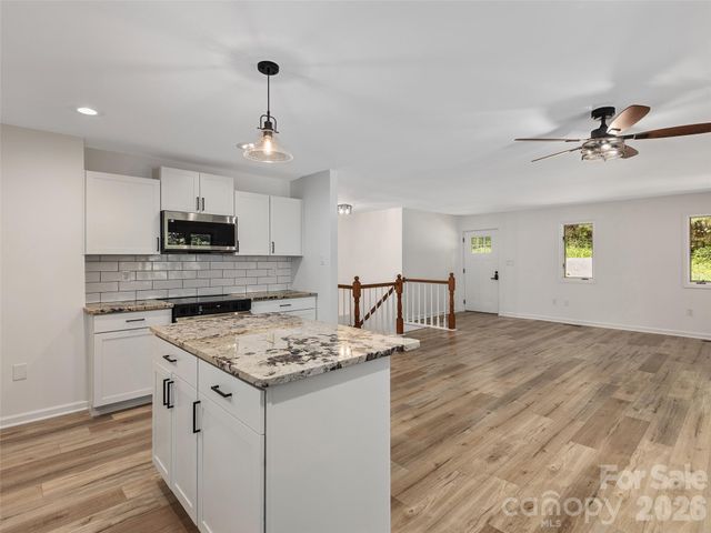 209 Ivy Hill Road, Hendersonville, NC 28792