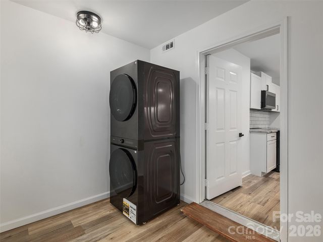 209 Ivy Hill Road, Hendersonville, NC 28792