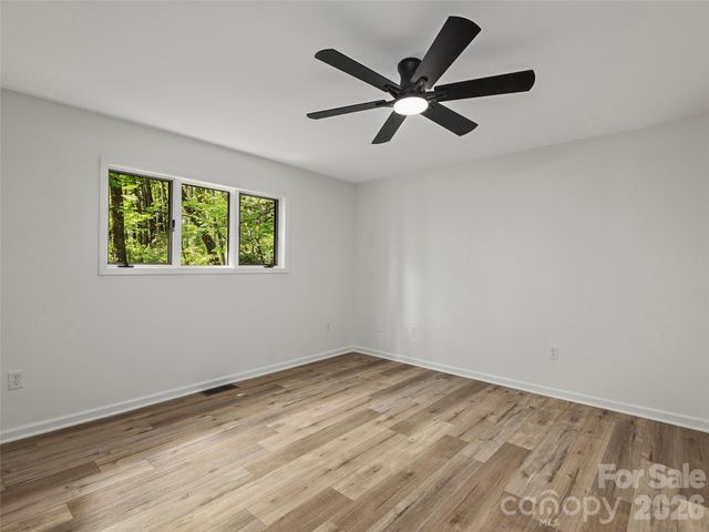 209 Ivy Hill Road, Hendersonville, NC 28792