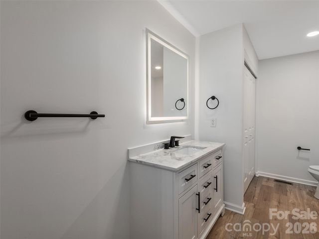 209 Ivy Hill Road, Hendersonville, NC 28792