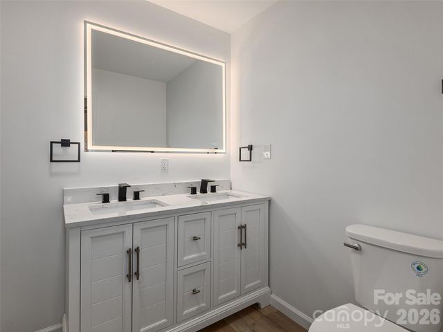 209 Ivy Hill Road, Hendersonville, NC 28792