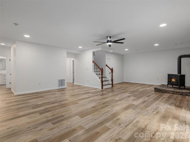 209 Ivy Hill Road, Hendersonville, NC 28792