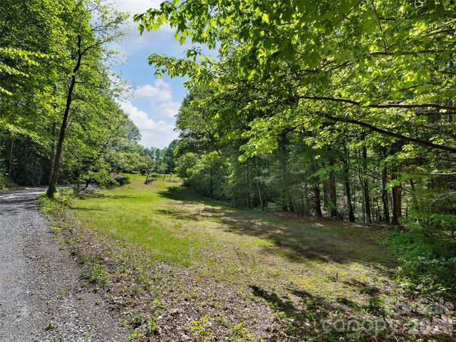 209 Ivy Hill Road, Hendersonville, NC 28792