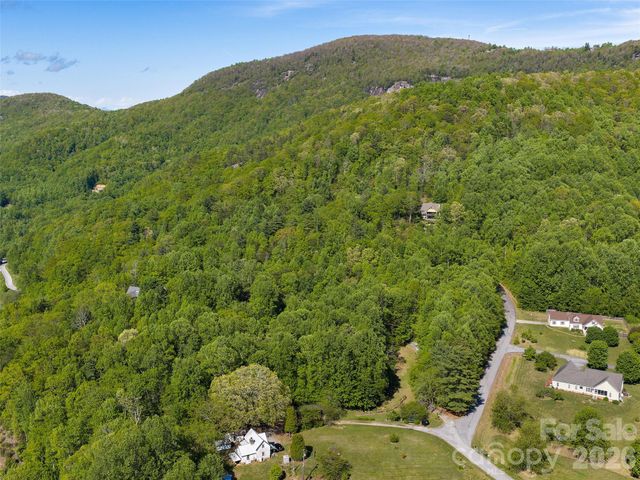 209 Ivy Hill Road, Hendersonville, NC 28792