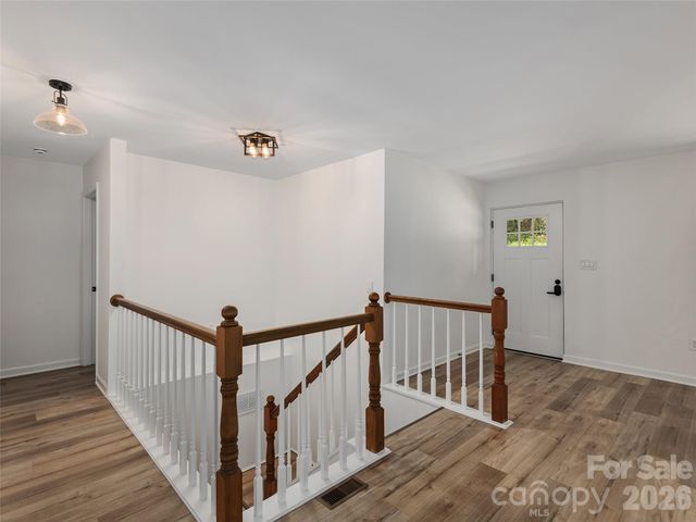 209 Ivy Hill Road, Hendersonville, NC 28792