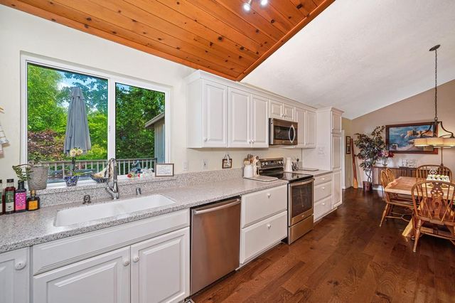 9185 Vista Ct, Loomis, CA 95650