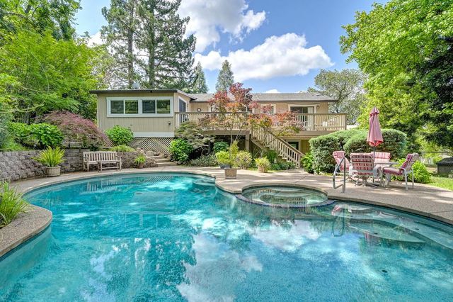 9185 Vista Ct, Loomis, CA 95650