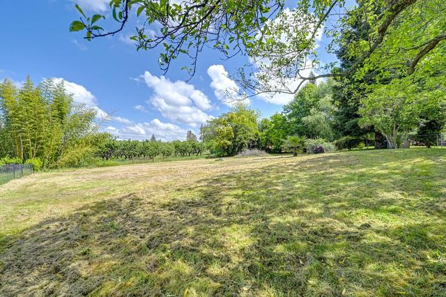 9185 Vista Ct, Loomis, CA 95650