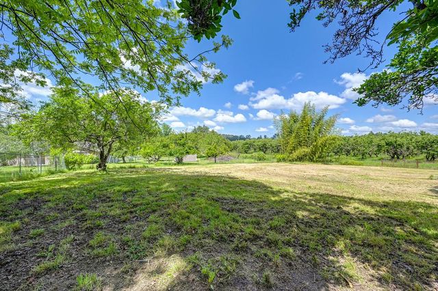 9185 Vista Ct, Loomis, CA 95650