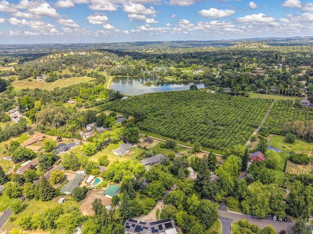 9185 Vista Ct, Loomis, CA 95650