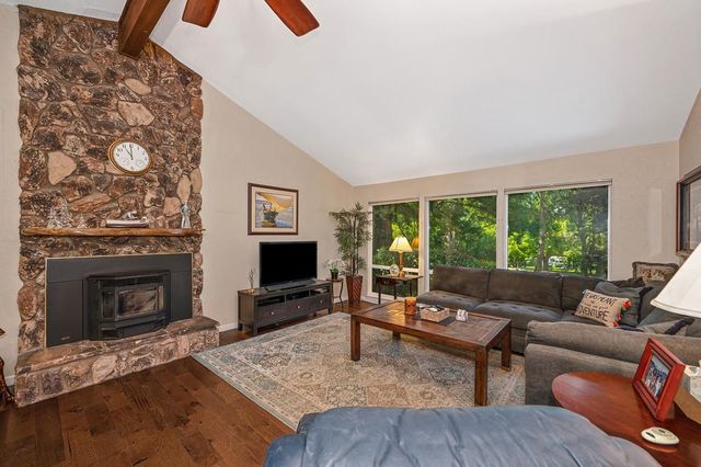 9185 Vista Ct, Loomis, CA 95650