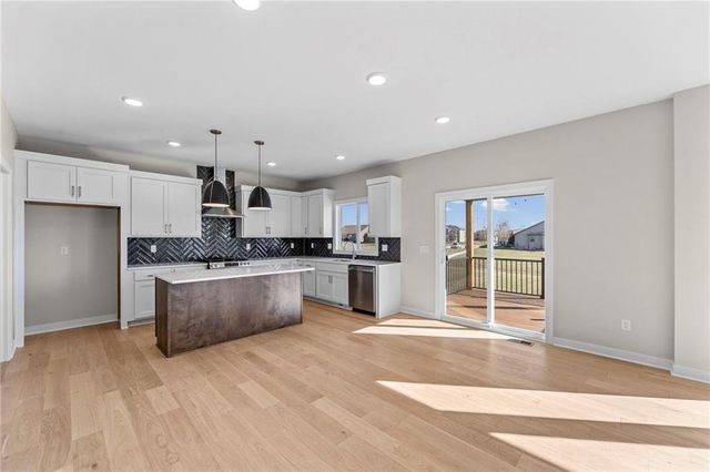 18681 W 193rd Street, Spring Hill, KS 66083