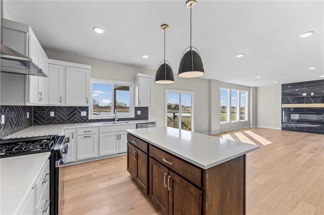 18681 W 193rd Street, Spring Hill, KS 66083