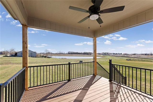 18681 W 193rd Street, Spring Hill, KS 66083