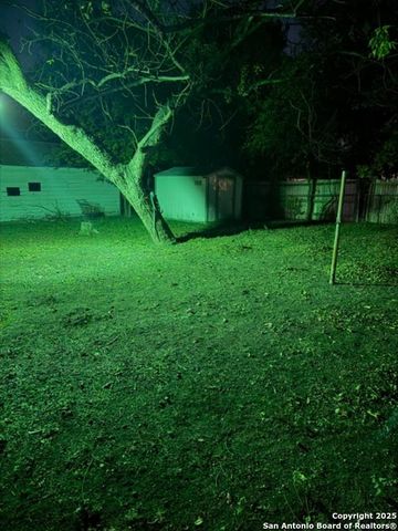 310 W Southcross, San Antonio, TX 78221