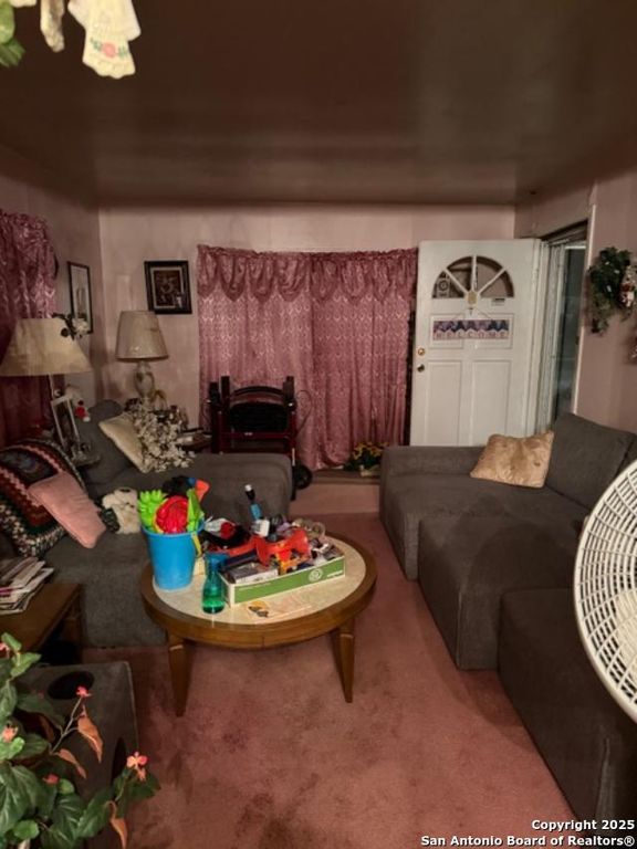 310 W Southcross, San Antonio, TX 78221