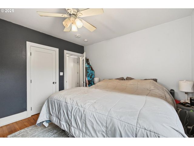 1202 S 3RD Ave, Kelso, WA 98626