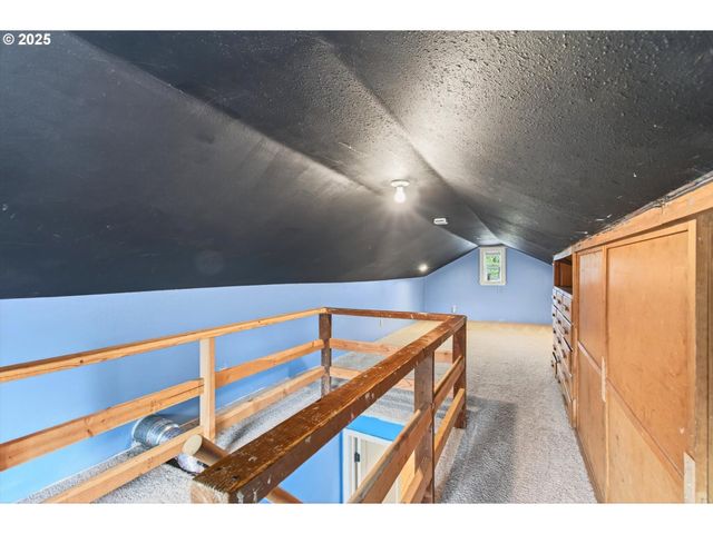 1202 S 3RD Ave, Kelso, WA 98626