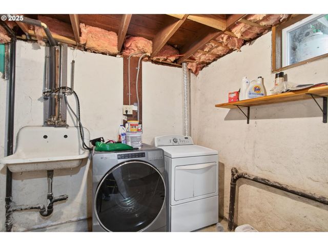 1202 S 3RD Ave, Kelso, WA 98626