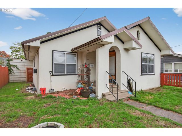 1202 S 3RD Ave, Kelso, WA 98626