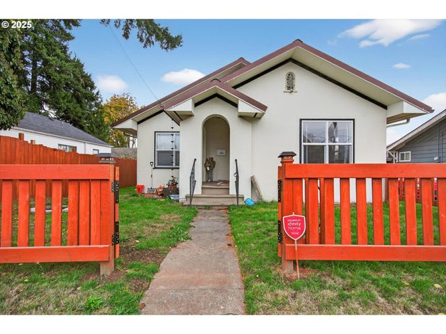 1202 S 3RD Ave, Kelso, WA 98626