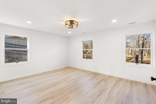 144 VAN DYKE RD, Hopewell, NJ 08525