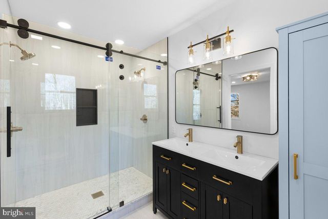 144 VAN DYKE RD, Hopewell, NJ 08525