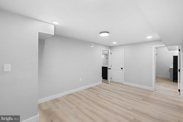 144 VAN DYKE RD, Hopewell, NJ 08525