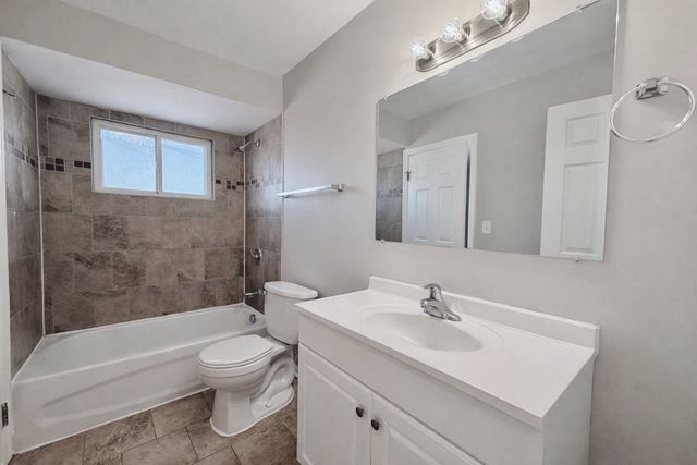 17213 Springtide Lane, Hazel Crest, IL 60429