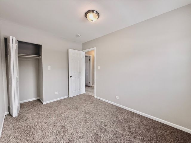 17213 Springtide Lane, Hazel Crest, IL 60429