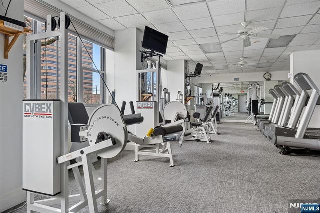 2100 Linwood 17N, Fort Lee, NJ 07024