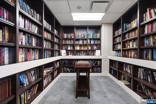 2100 Linwood 17N, Fort Lee, NJ 07024