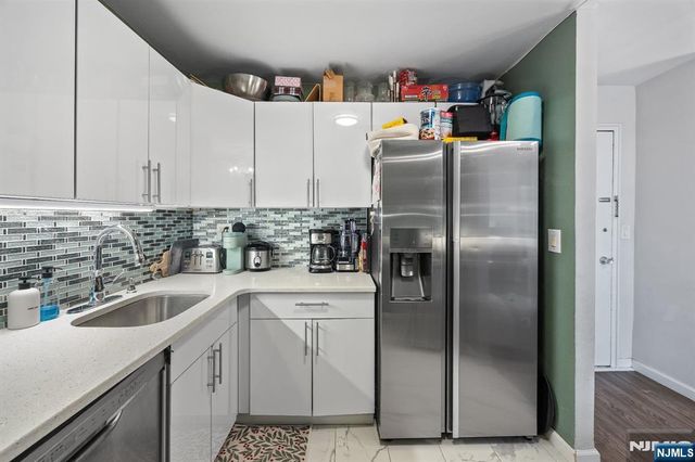 2100 Linwood 17N, Fort Lee, NJ 07024